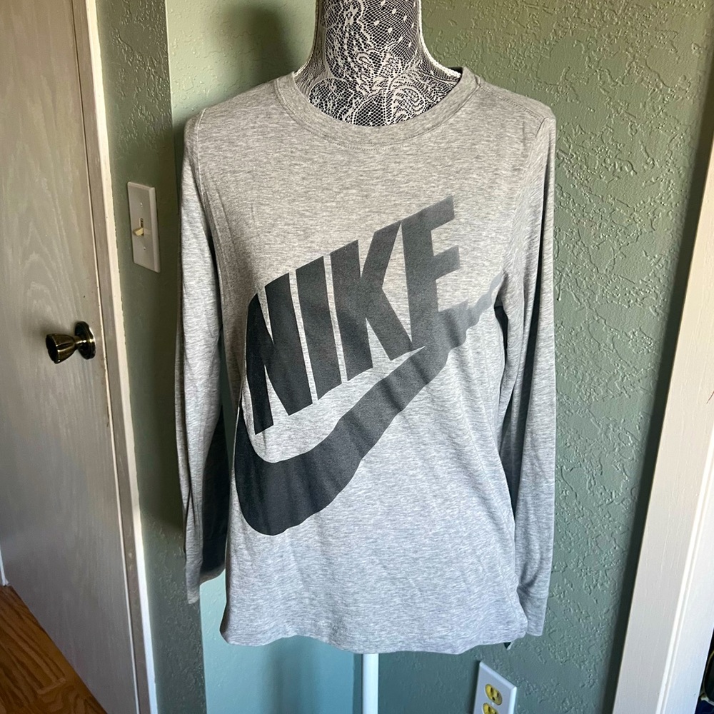 Nike Women’s Gray Long Sleeve Oversized Swoosh Logo Shirt